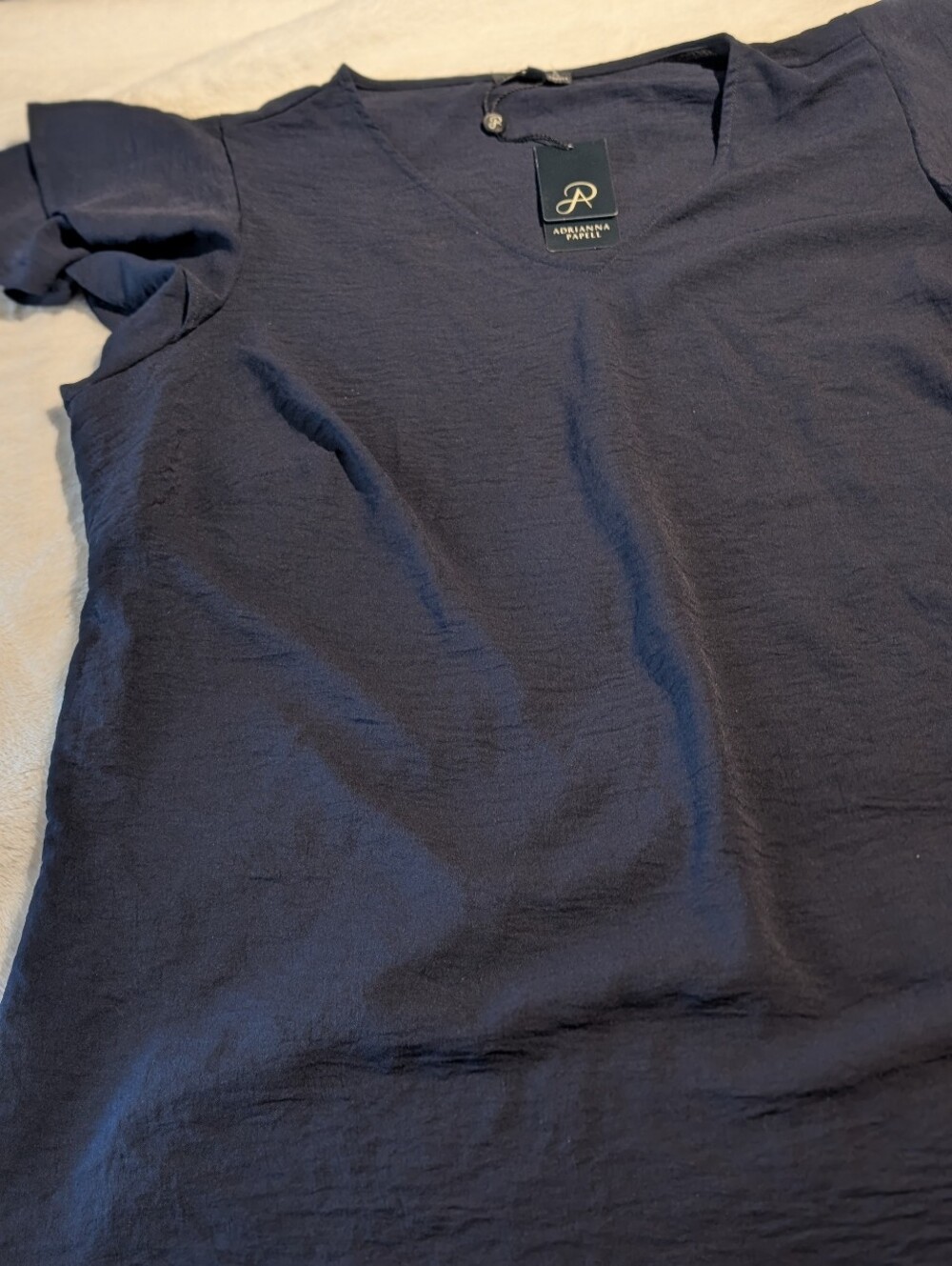 Adrianna Papell Navy Textured Short Sleeve V-Neck Blouse. 2x NWT